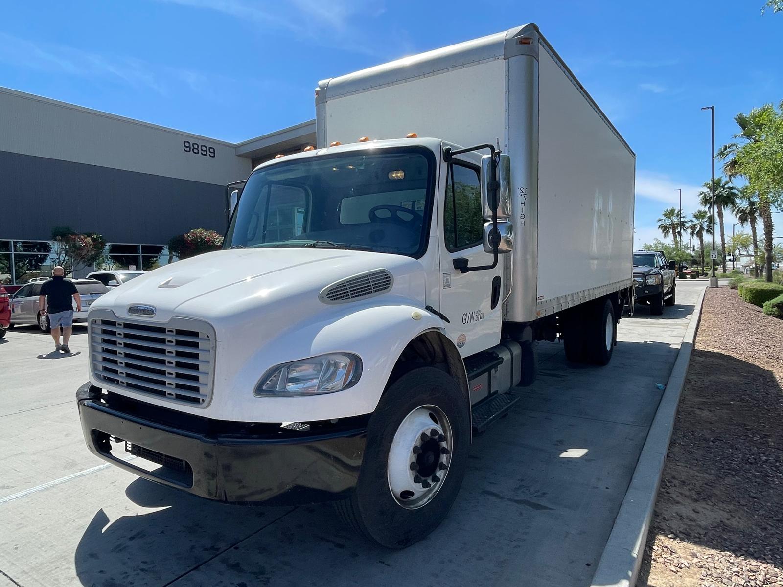 2015 FREIGHTLINER M2 26K Box Truck - image 1