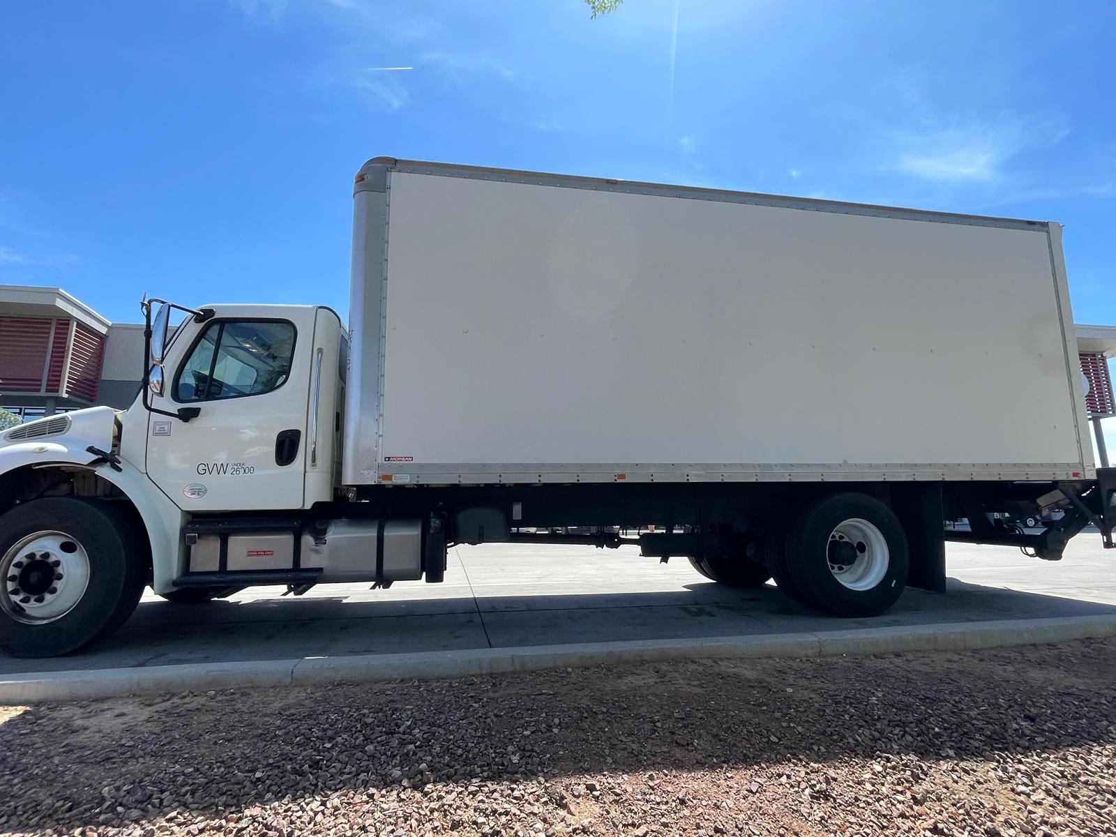 2015 FREIGHTLINER M2 26K Box Truck - image 3