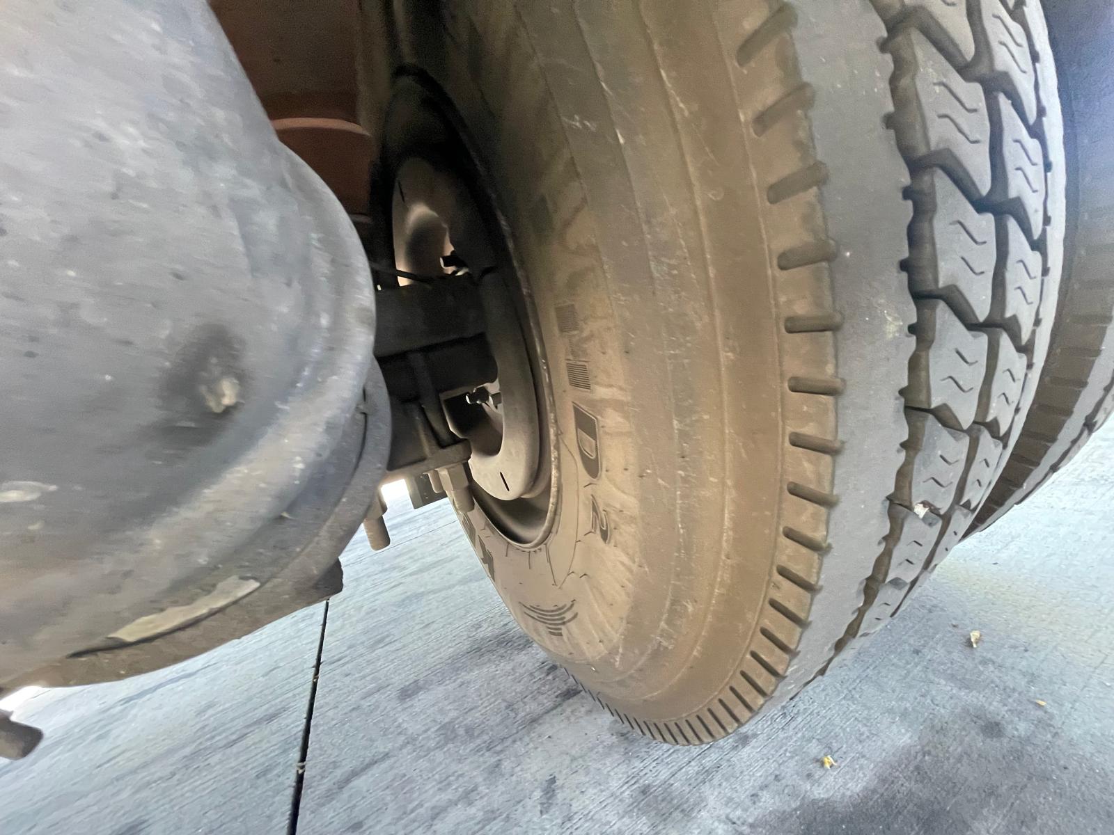 2015 FREIGHTLINER M2 26K Box Truck - image 4