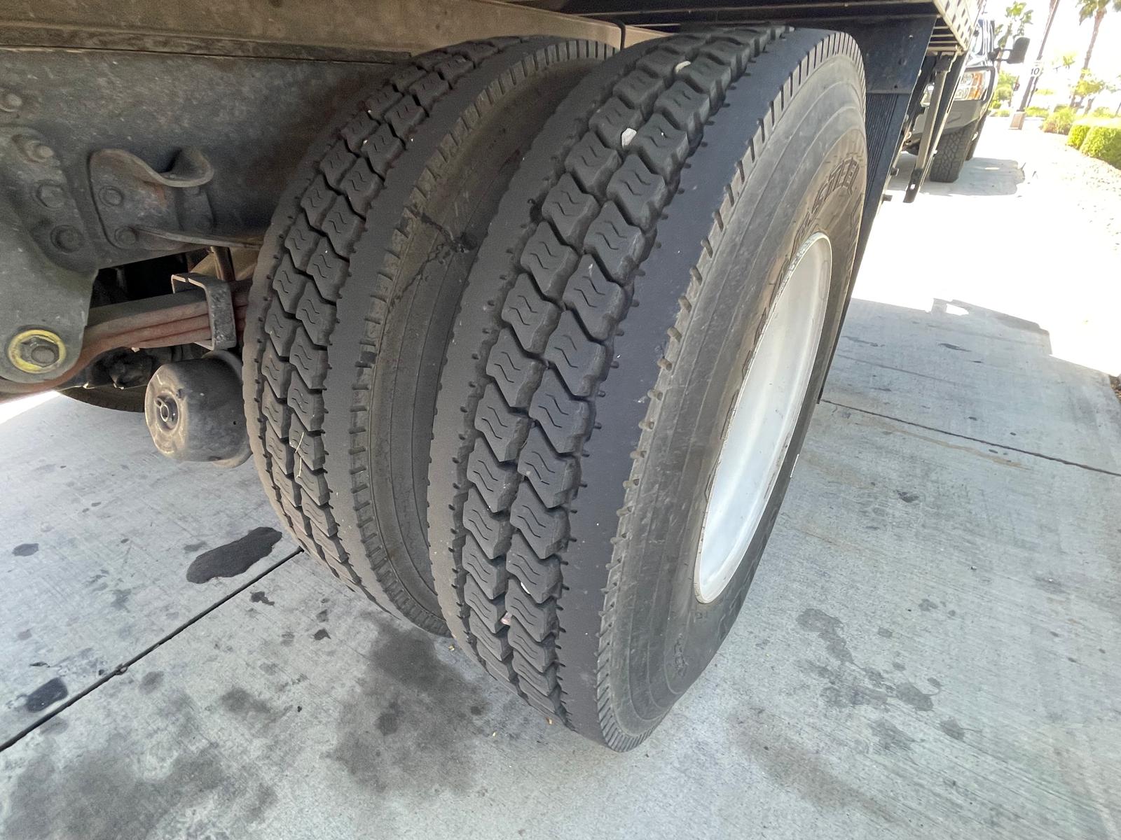 2015 FREIGHTLINER M2 26K Box Truck - image 13