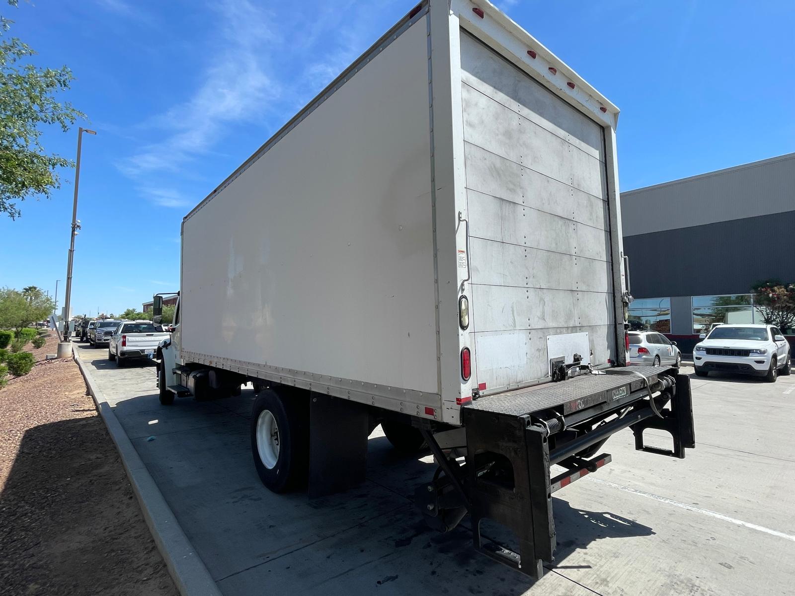 2015 FREIGHTLINER M2 26K Box Truck - image 11