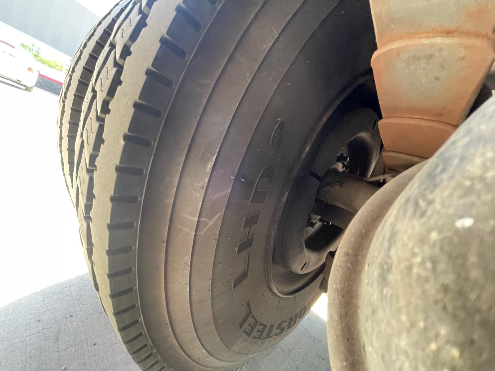 2015 FREIGHTLINER M2 26K Box Truck - image 20