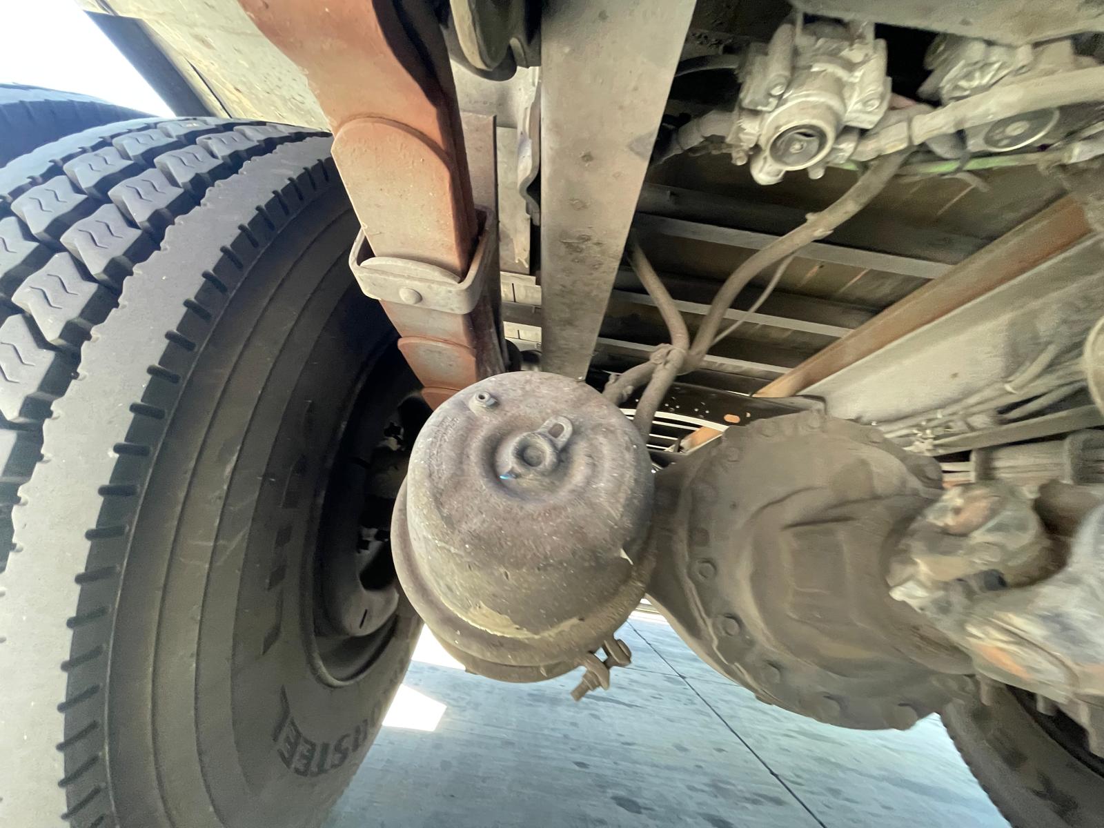 2015 FREIGHTLINER M2 26K Box Truck - image 18