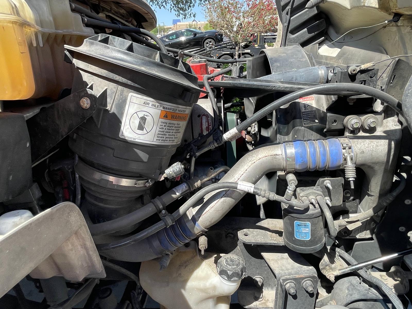 2015 FREIGHTLINER M2 26K Box Truck - image 35