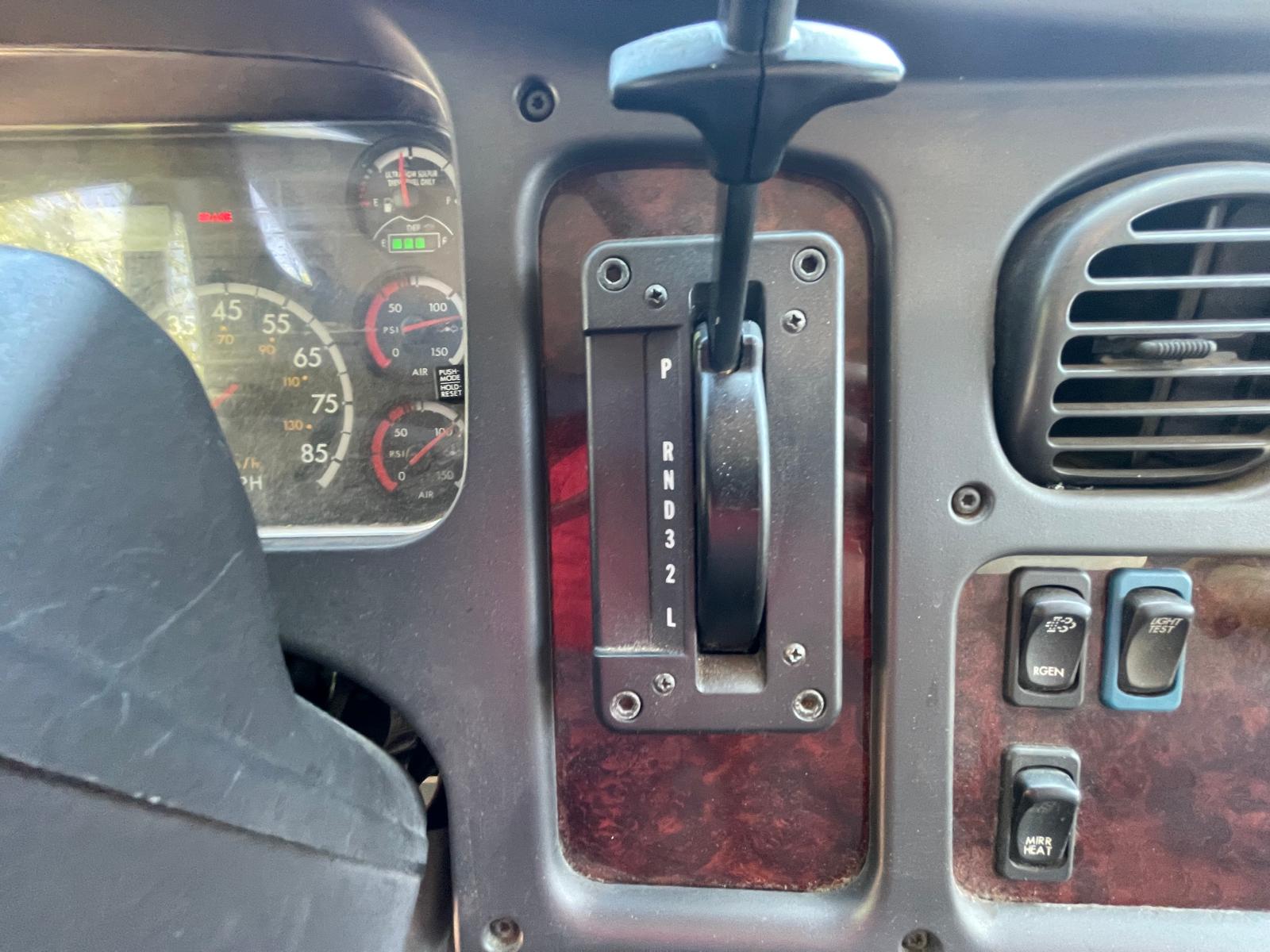 2015 FREIGHTLINER M2 26K Box Truck - image 49