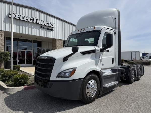 FREIGHTLINER CASCADIA 126DC 