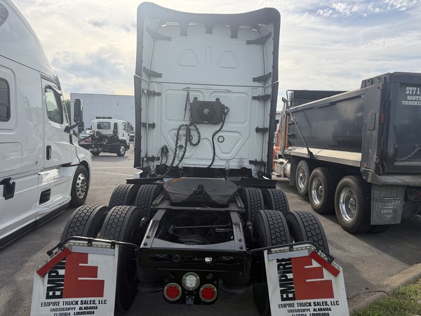 FREIGHTLINER CASCADIA 126SLP 2023 3