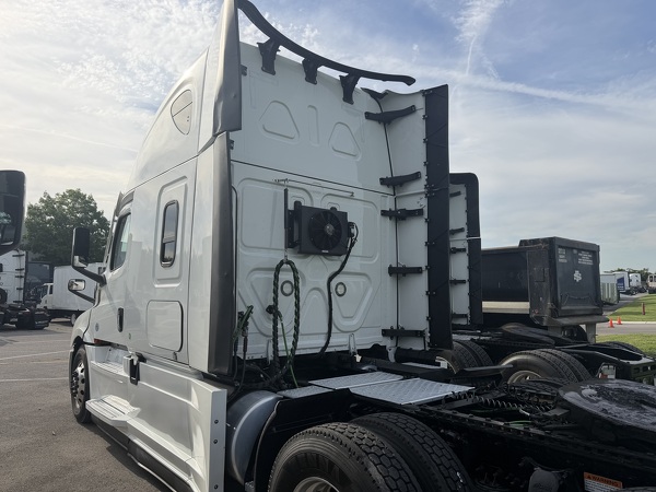 FREIGHTLINER CASCADIA 126SLP 2023 2