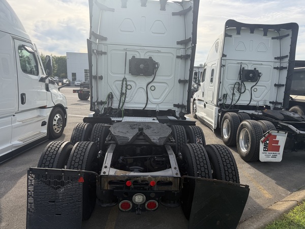FREIGHTLINER CASCADIA 126SLP 2023 4