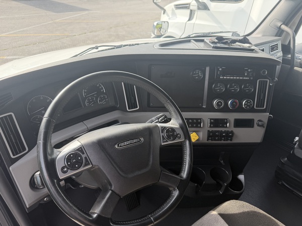 FREIGHTLINER CASCADIA 126SLP 2023 6