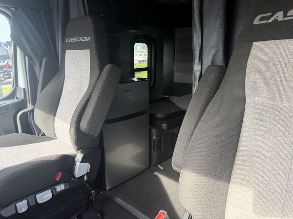 FREIGHTLINER CASCADIA 126SLP 2023 7