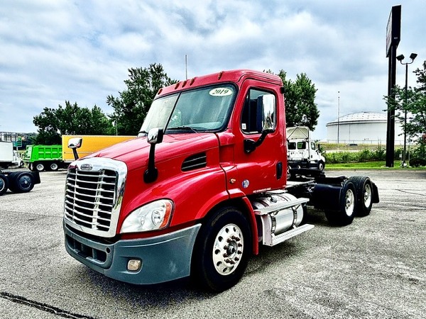 FREIGHTLINER CASCADIA 113DC 2019 1